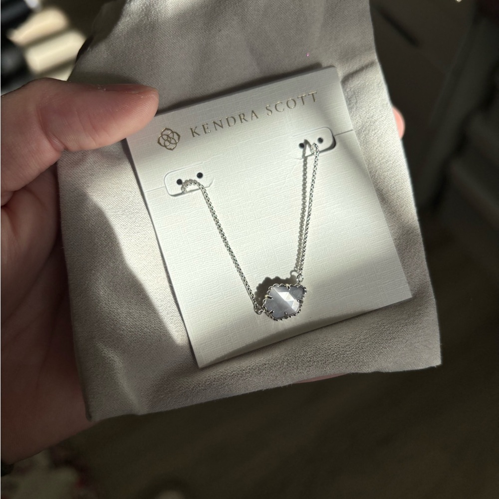 Kendra Scott necklace